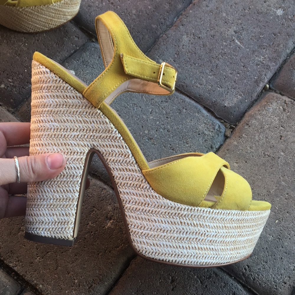 Yellow platforms